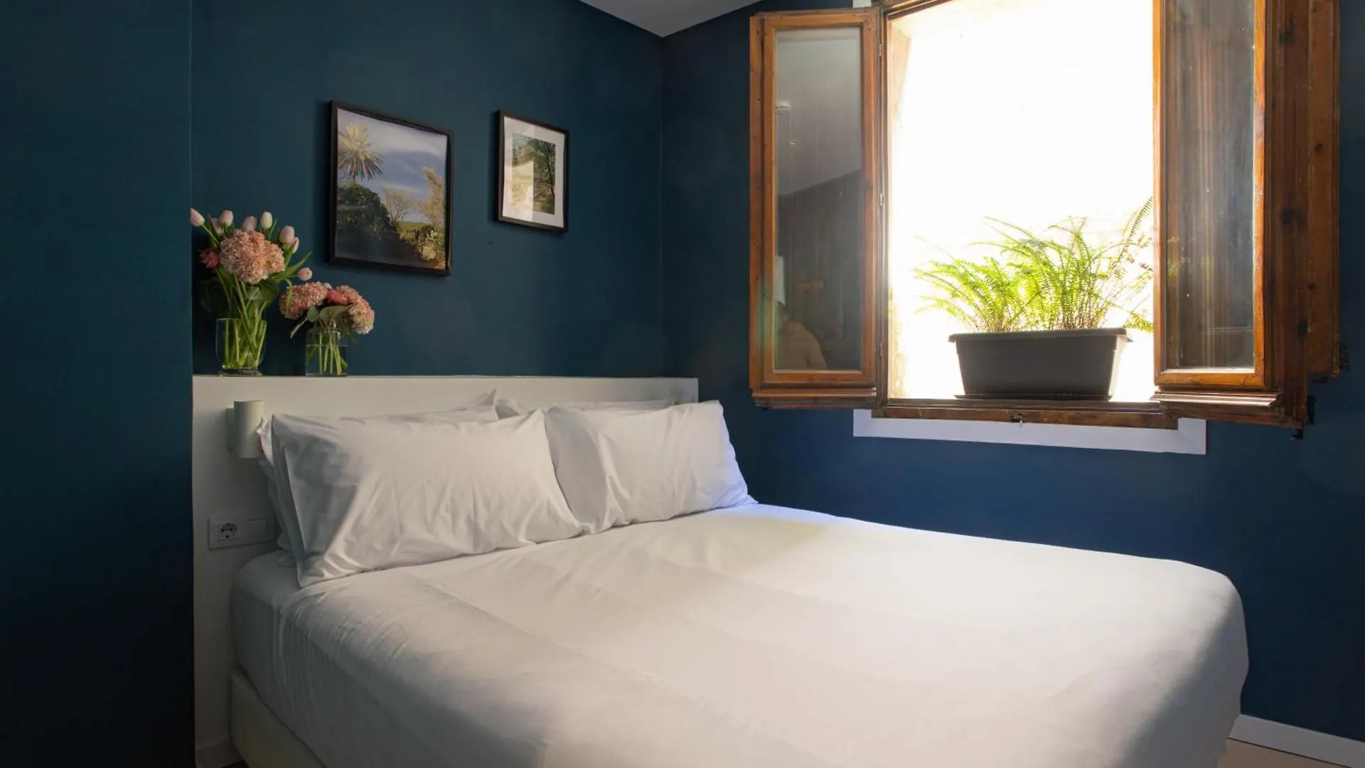 Hostal Sol Y K Barselona İspanya