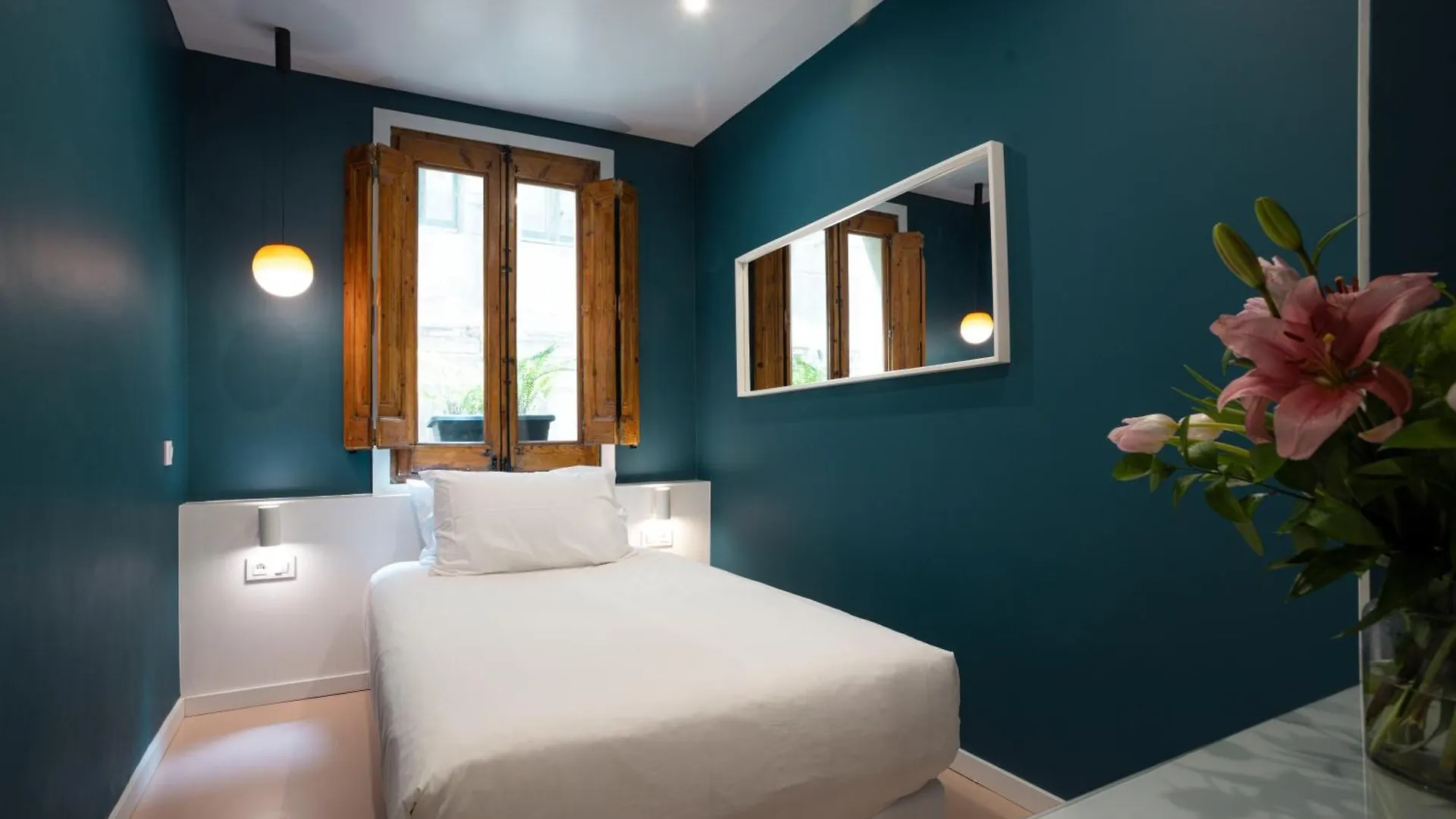 Hostal Sol Y K Barselona 2*,  İspanya